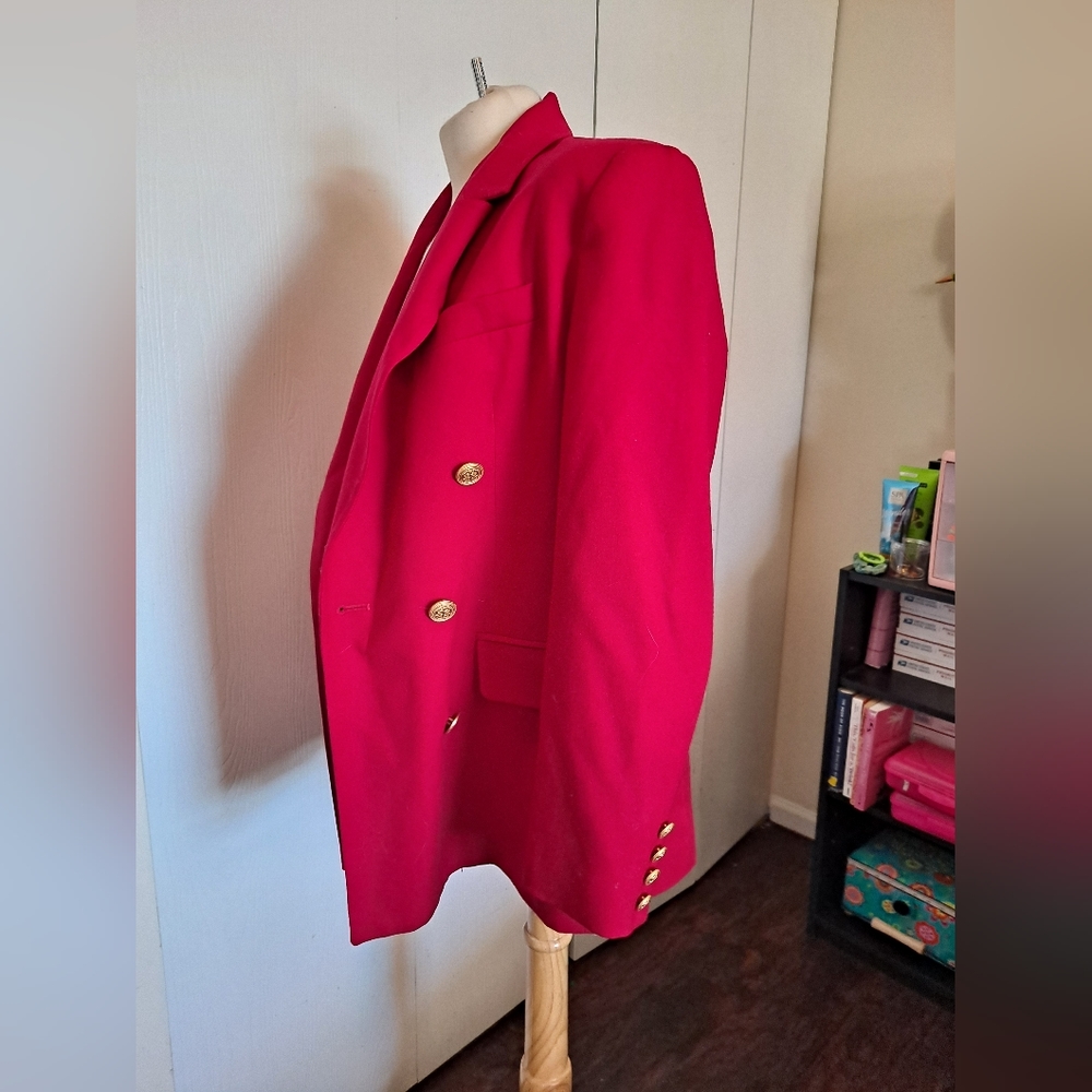 Red suit.🌈 - Picture 2 of 5